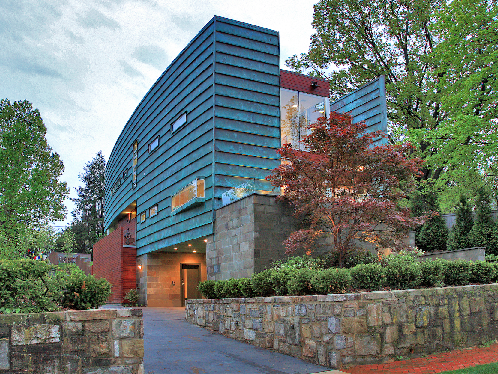 The Juxtaposition of the Contemporary & the Traditional in Cleveland Park